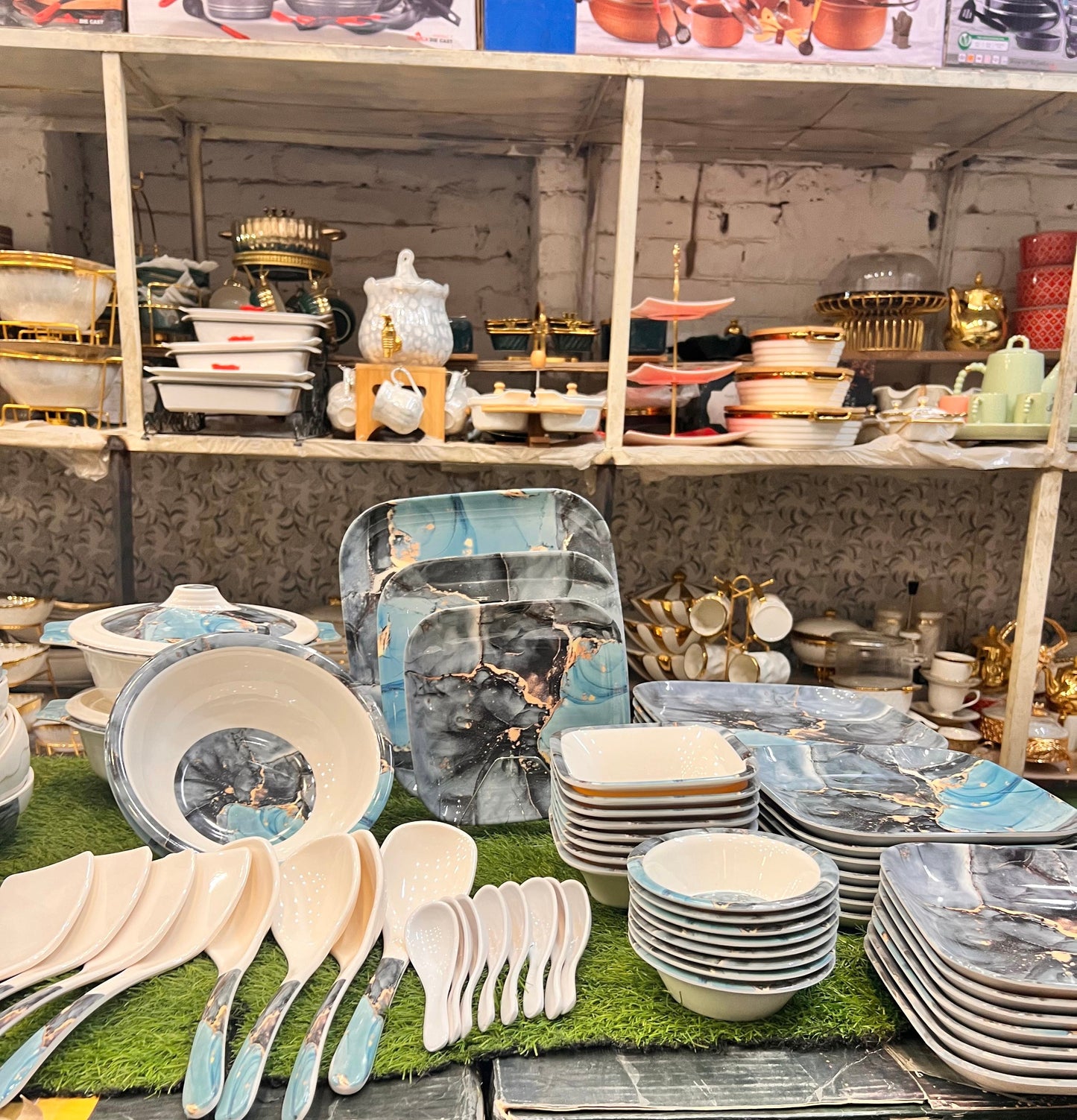 Blue & white touch Massive dinner set.