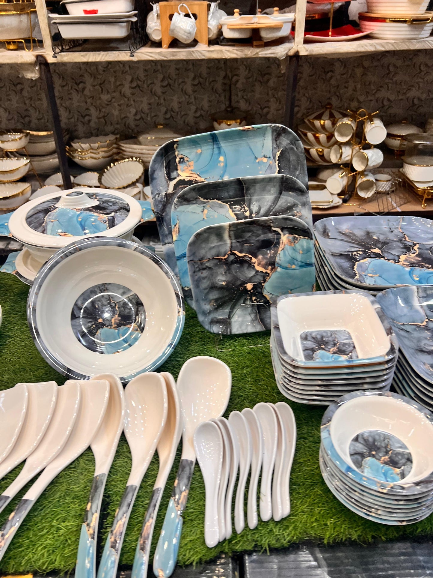 Blue & white touch Massive dinner set.