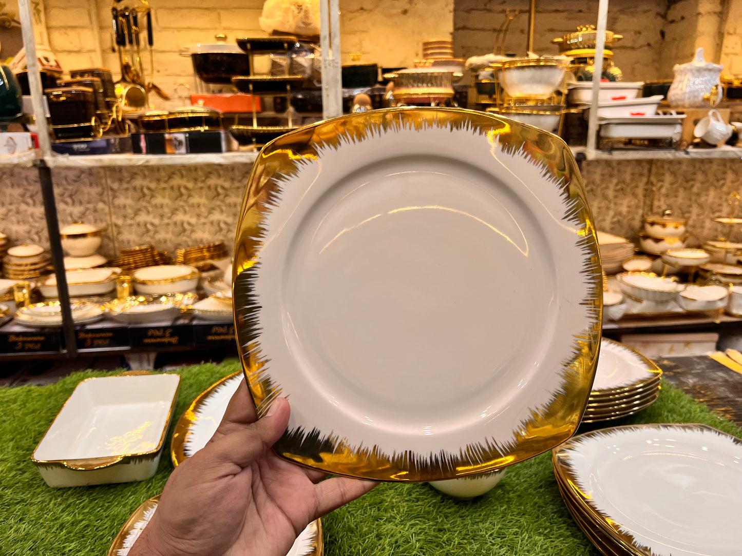 Golden texture square dinnerset 26 piece 6 piece serving.