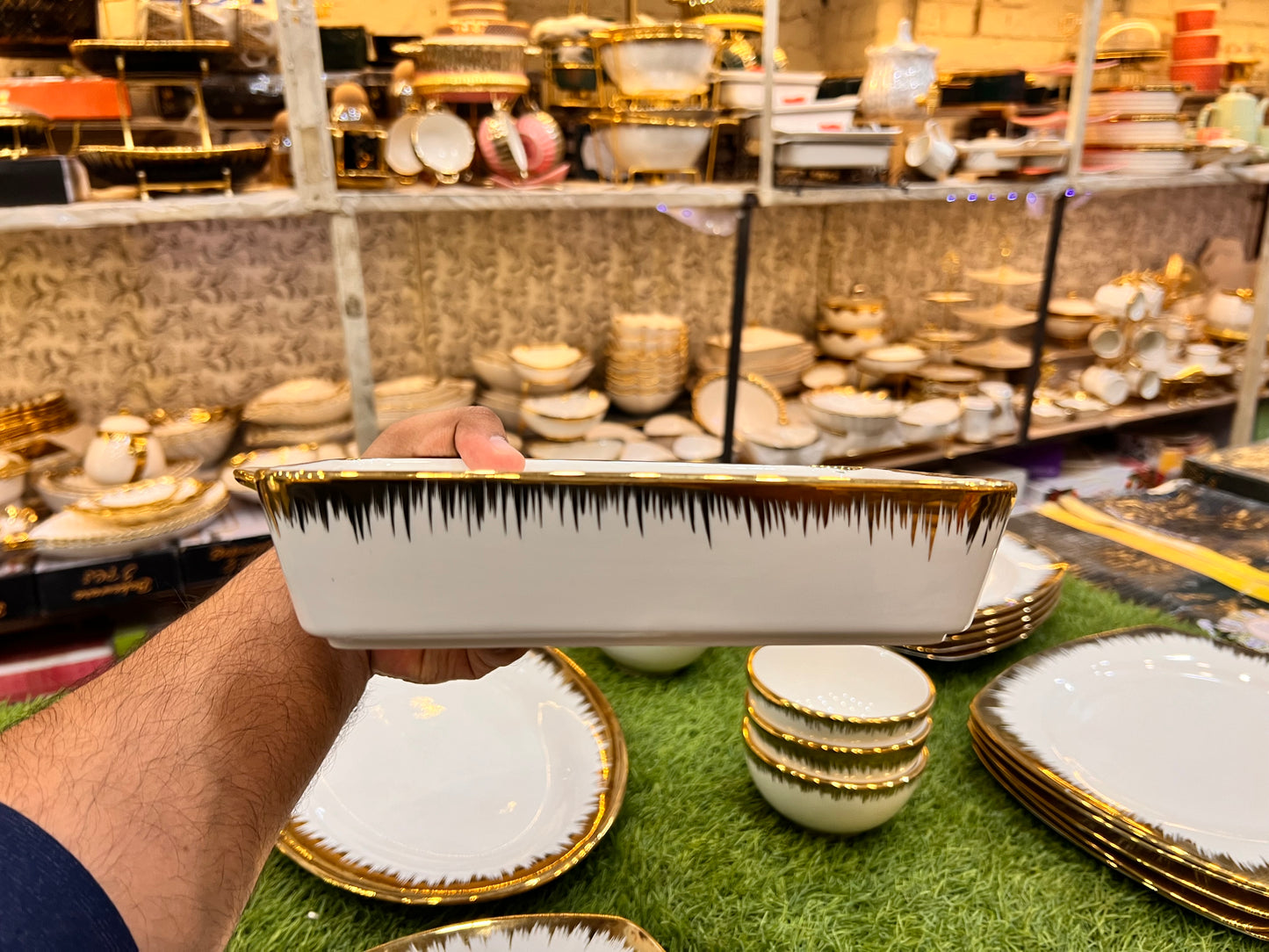 Golden texture square dinnerset 26 piece 6 piece serving.