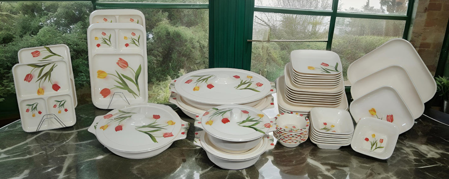 Box packed along with 3 roses classic Melamine dinner set.