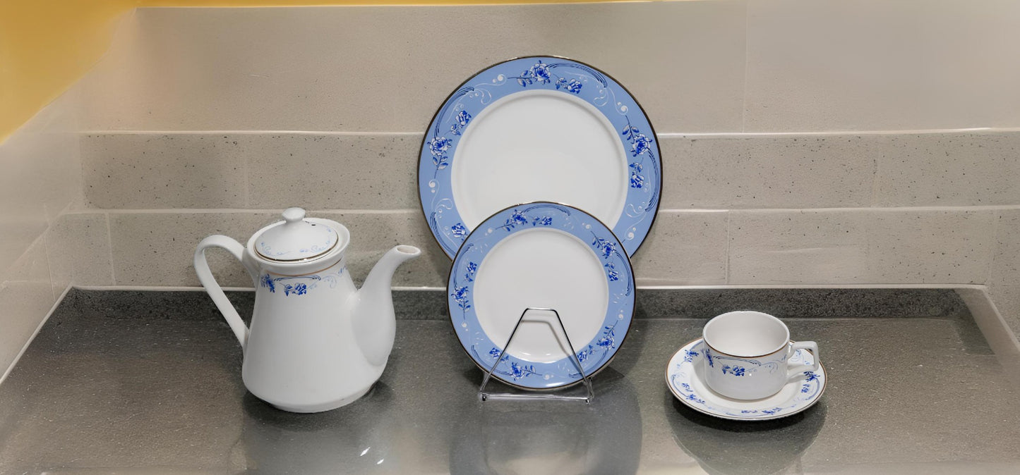 24 pieces tea set.