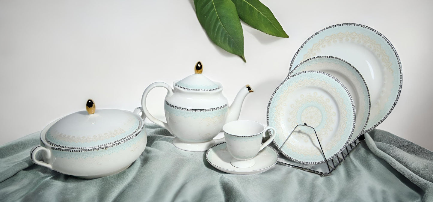 Fine bone china dinnerset - 61 pc - 8 person serving.