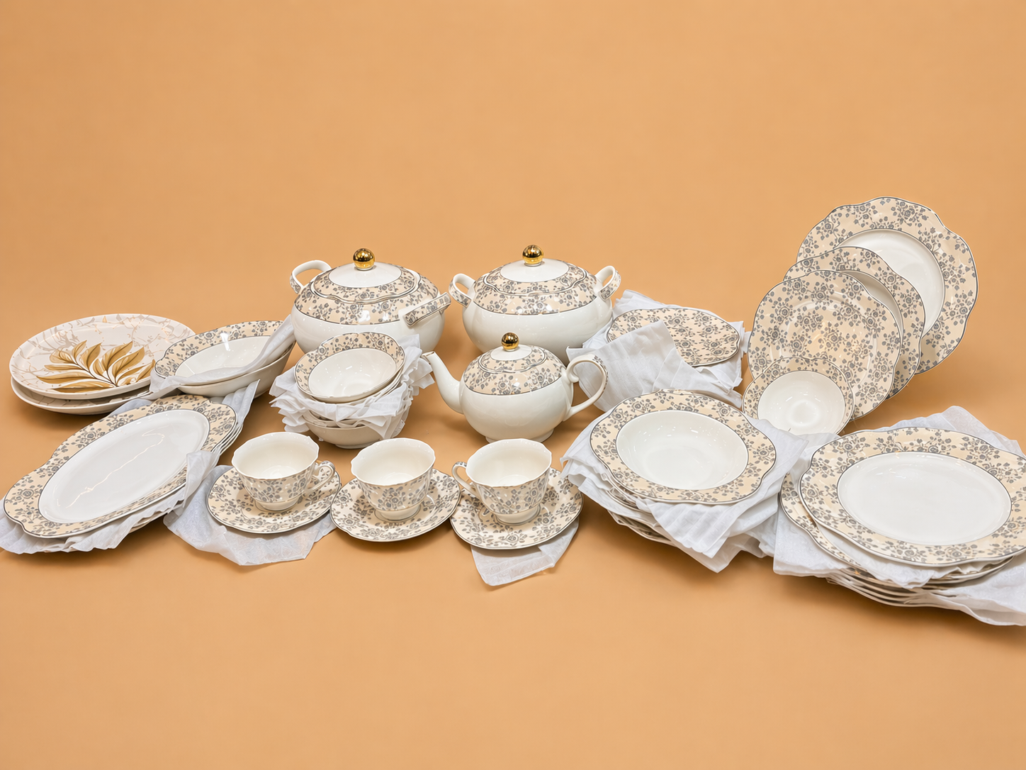 61-Piece Luxury Bone China Dinner Set – Elegant Everyday Collection