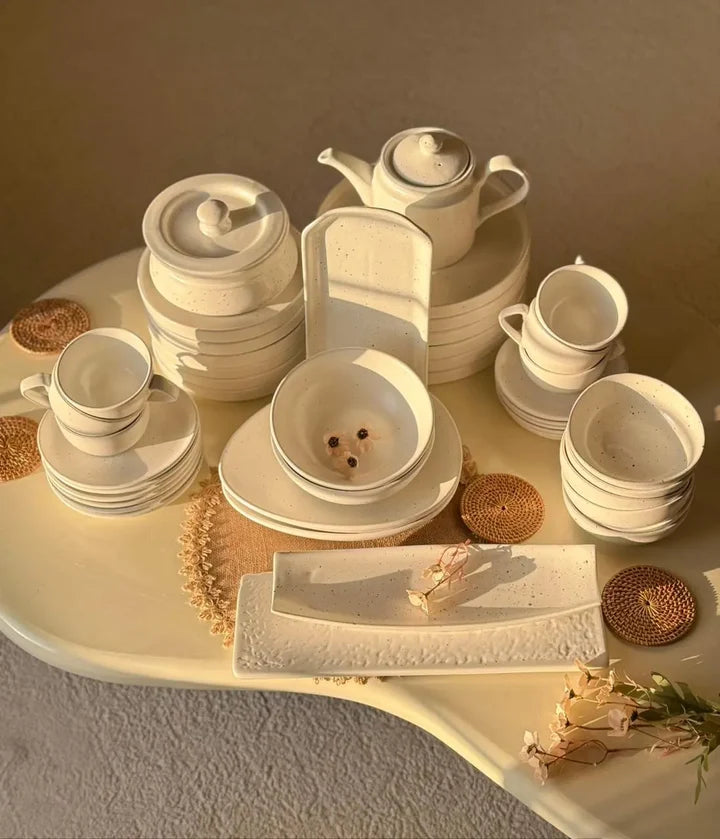 Complete dinner sets